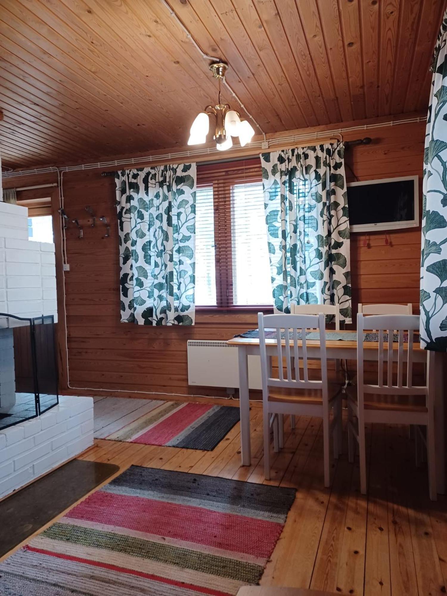 Accommodation And Fishing Vonkale Äänekoski الغرفة الصورة
